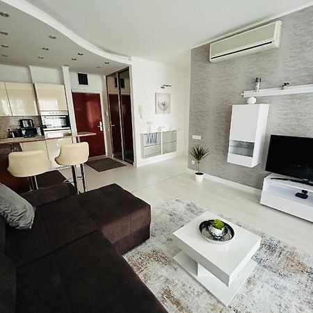Marina Bay Apartman Budapest Exteriör bild