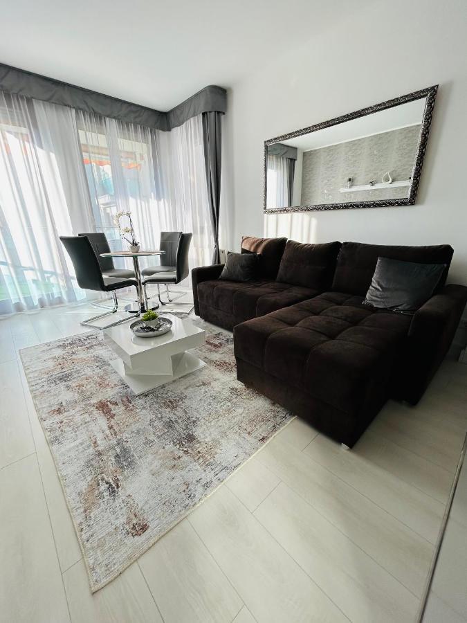 Marina Bay Apartman Budapest Exteriör bild