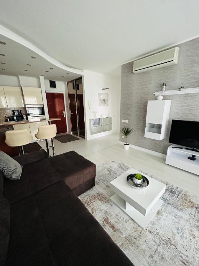 Marina Bay Apartman Budapest Exteriör bild