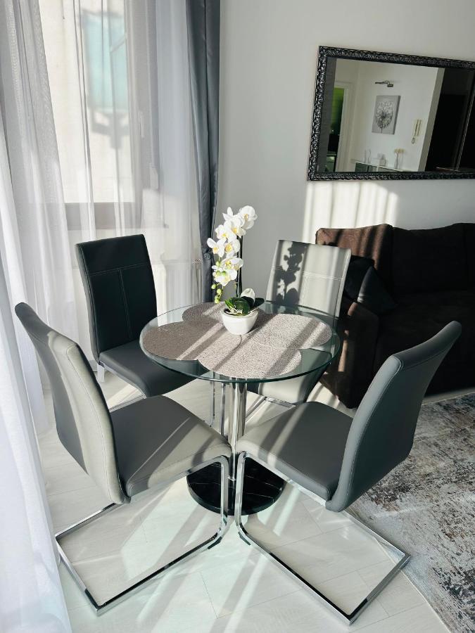 Marina Bay Apartman Budapest Exteriör bild